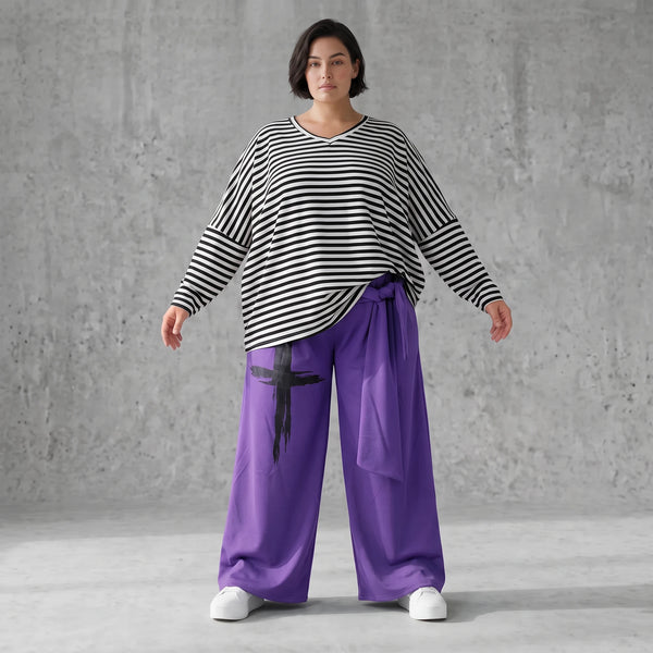 Lila Marlenehose aus weichem warmem Fleece mit Elasthan elastischem Bund und Bindegürtel