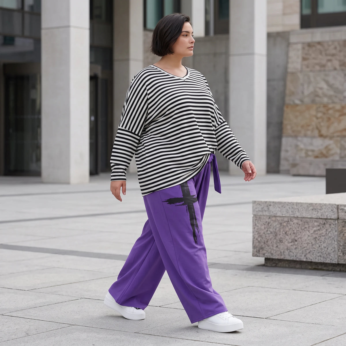 Lila Marlenehose aus weichem warmem Fleece mit Elasthan elastischem Bund und Bindegürtel