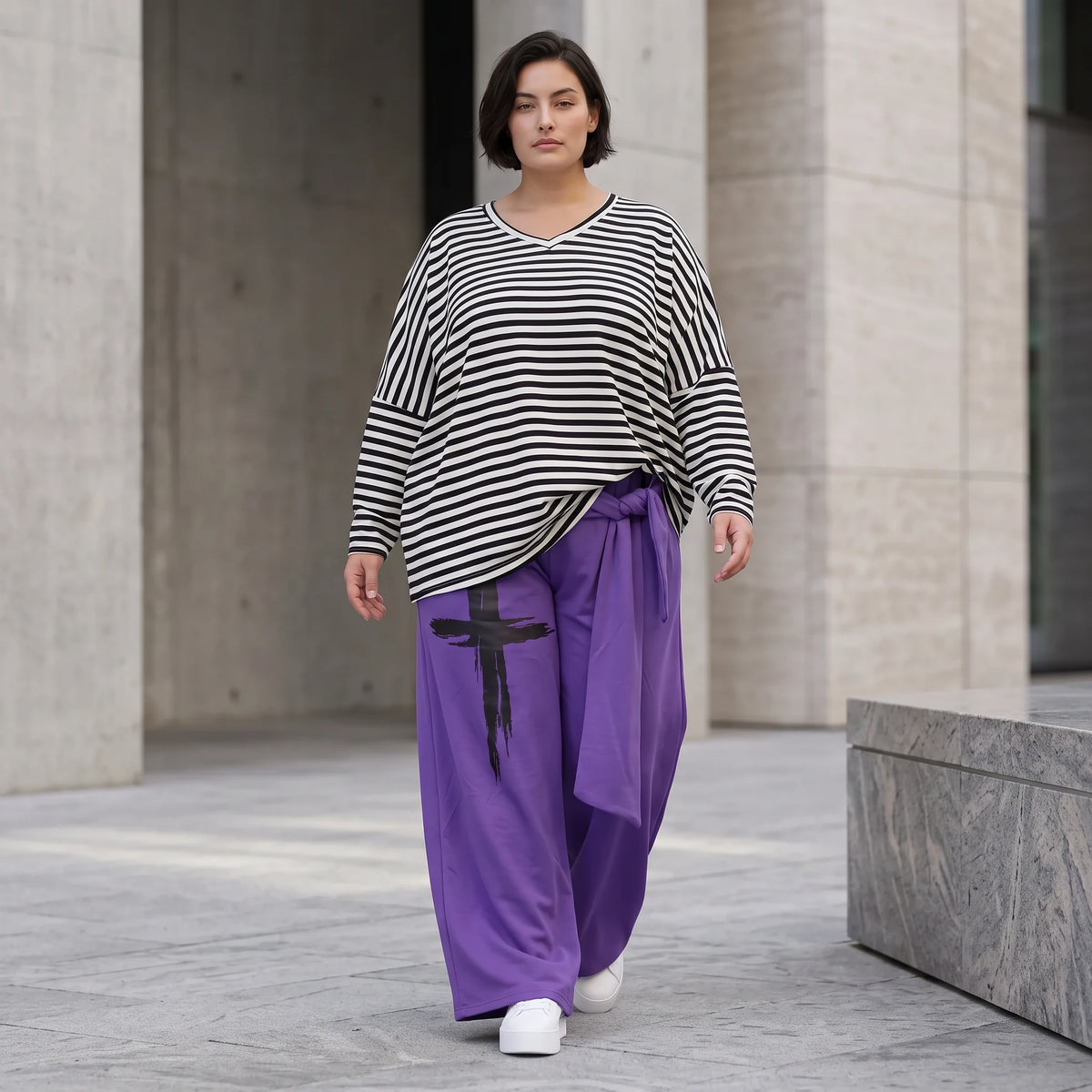 Lila Marlenehose aus weichem warmem Fleece mit Elasthan elastischem Bund und Bindegürtel