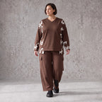 Braune Ballonhose aus weichem Fleece mit elastischem Bund und Taschen mit Klappe vorn