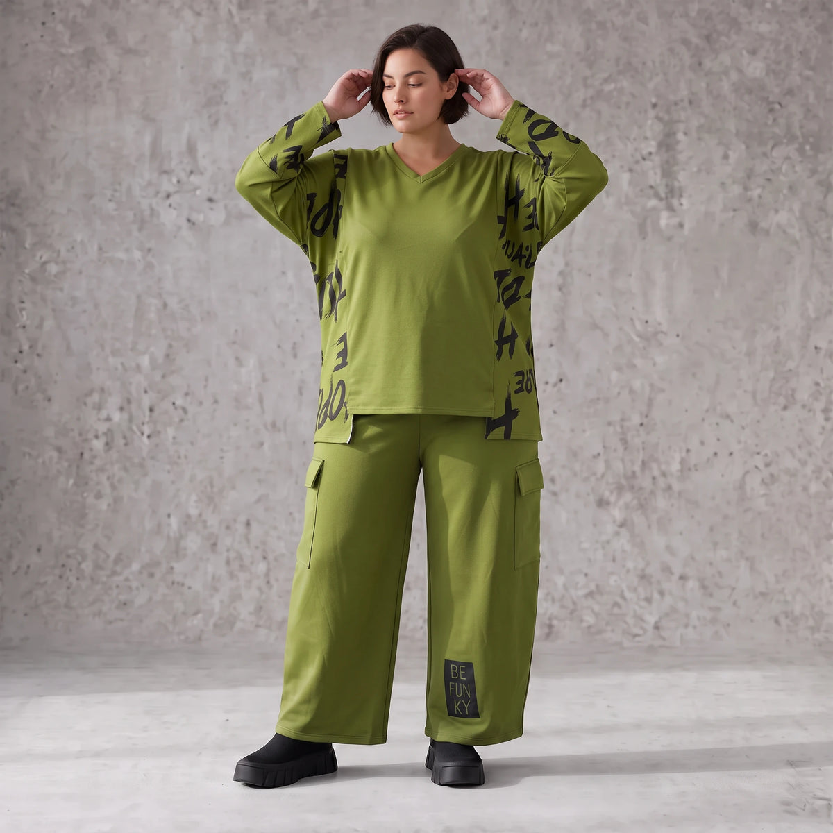 Ballonhose aus weichem Fleece in Olivgrün mit Stretch und elastischem Bund bequem lässig