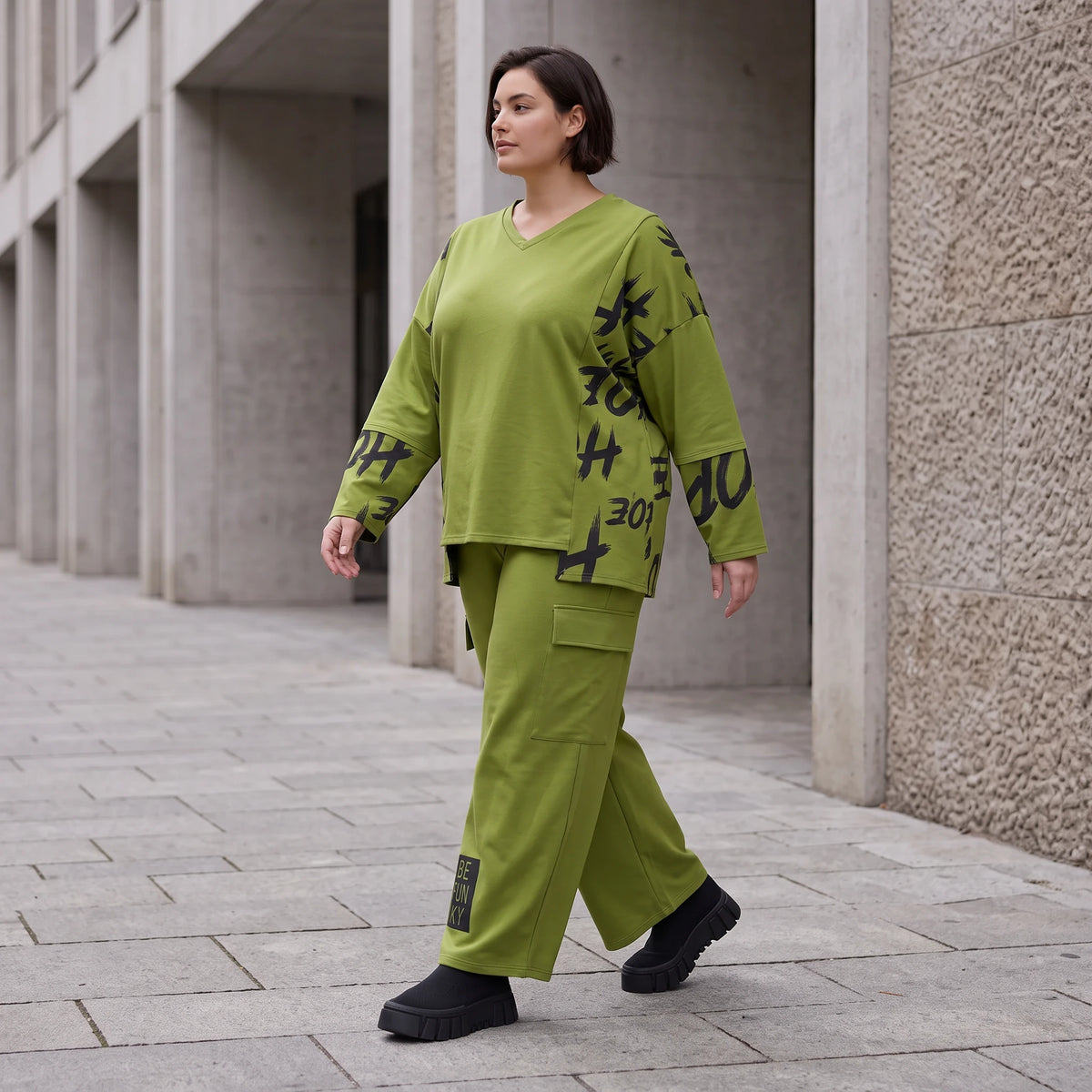 Ballonhose aus weichem Fleece in Olivgrün mit Stretch und elastischem Bund bequem lässig