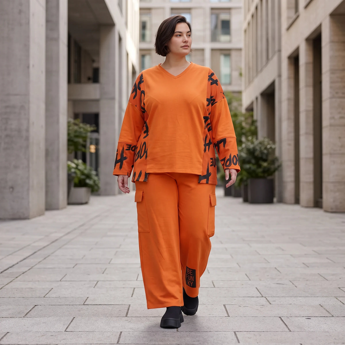 Ballonhose aus Fleece mit Stretch in legerer Form mit Taschen und Klappenverschluss