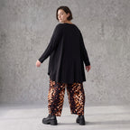 Ballonhose aus Stretch Twill in Rost/Weiß mit weitem Bein und elastischem Bund mit Taschen