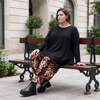 Ballonhose aus Stretch Twill in Rost/Weiß mit weitem Bein und elastischem Bund mit Taschen