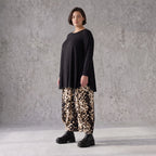 Braun/Weiße Ballonhose aus Stretch Twill mit Elastikbund und weitem Bein im Schlupfstil