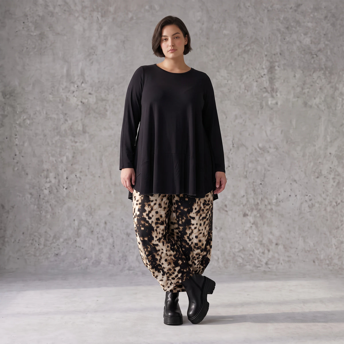 Braun/Weiße Ballonhose aus Stretch Twill mit Elastikbund und weitem Bein im Schlupfstil