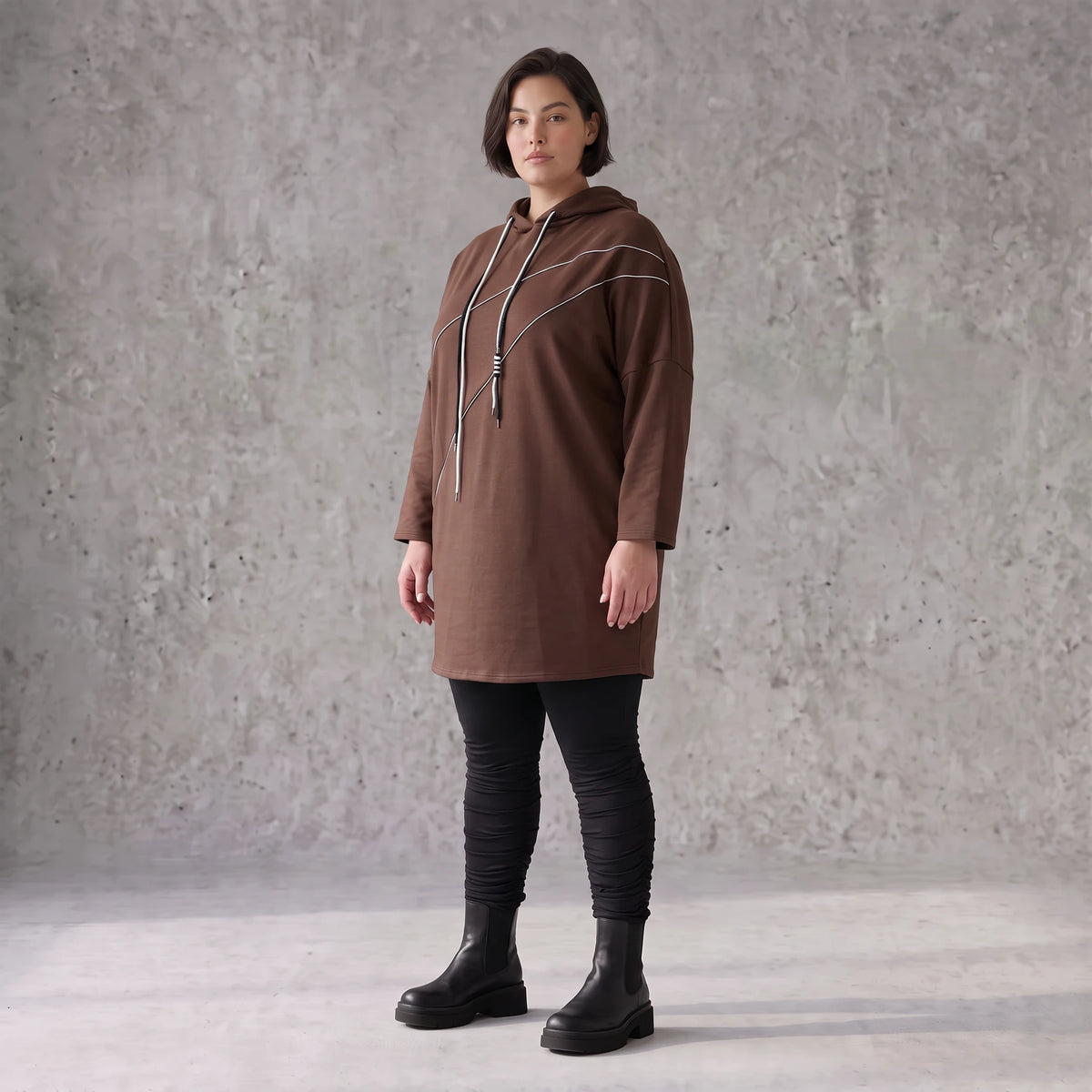 Kuscheliger Fleecehoodie mit Kapuze Tunnelzug Seitentaschen und Stretch in Geradschnitt