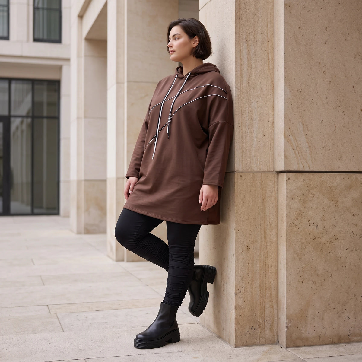 Kuscheliger Fleecehoodie mit Kapuze Tunnelzug Seitentaschen und Stretch in Geradschnitt