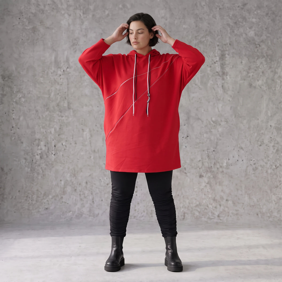 Roter Fleece Hoody in lässiger Passform kuschelig weich warm und bequem für kalte Tage