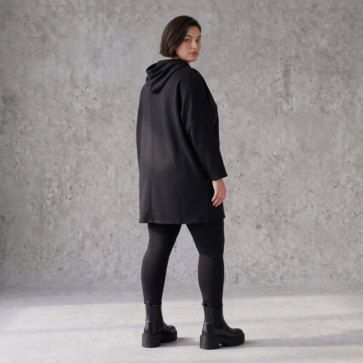 Schwarzer Fleece Hoody mit Stretch in gerader Form kuschelig weich und herrlich bequem