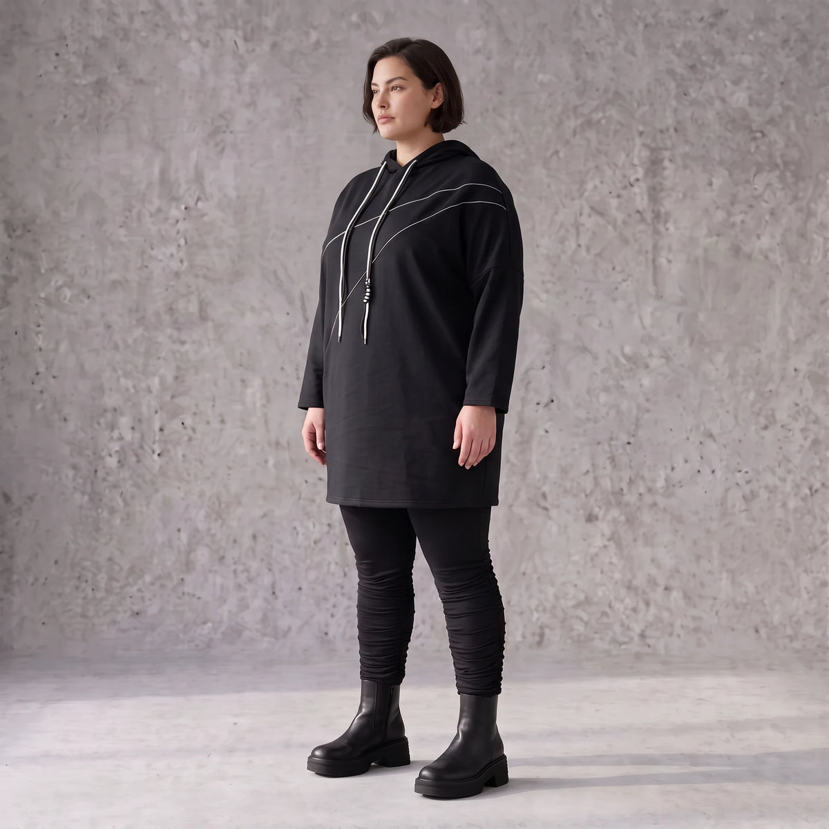 Schwarzer Fleece Hoody mit Stretch in gerader Form kuschelig weich und herrlich bequem