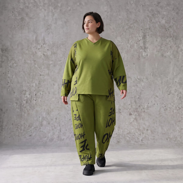 Olivgrüne Ballonhose aus Fleece mit Stretch und Schnürbund für modische Winterlooks