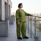 Olivgrüne Ballonhose aus Fleece mit Stretch und Schnürbund für modische Winterlooks