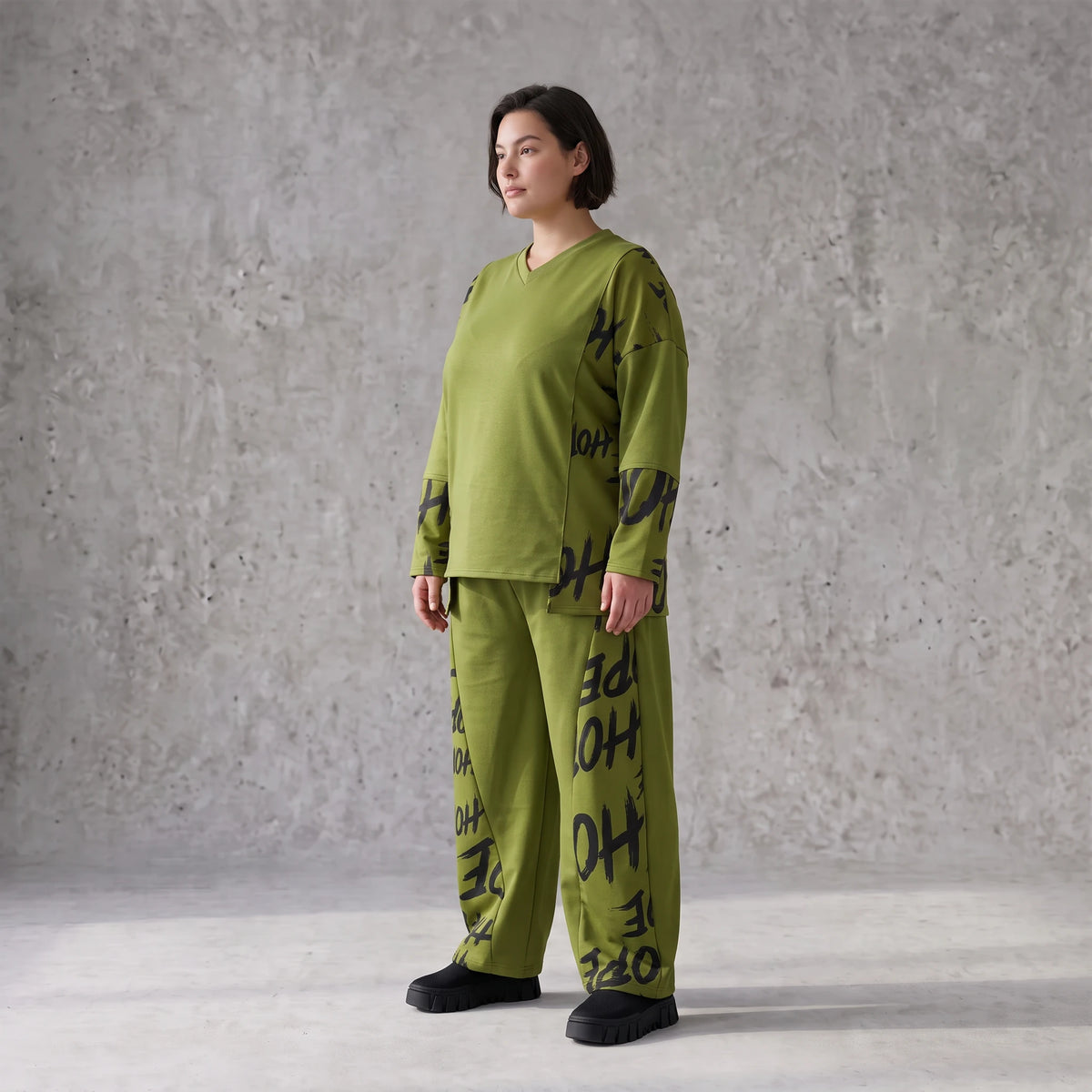 Olivgrüne Ballonhose aus Fleece mit Stretch und Schnürbund für modische Winterlooks