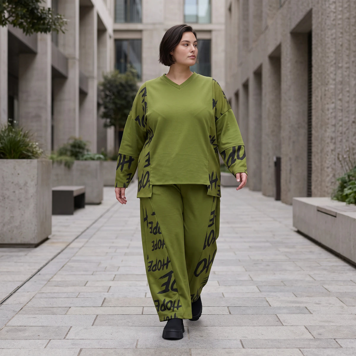 Olivgrüne Ballonhose aus Fleece mit Stretch und Schnürbund für modische Winterlooks
