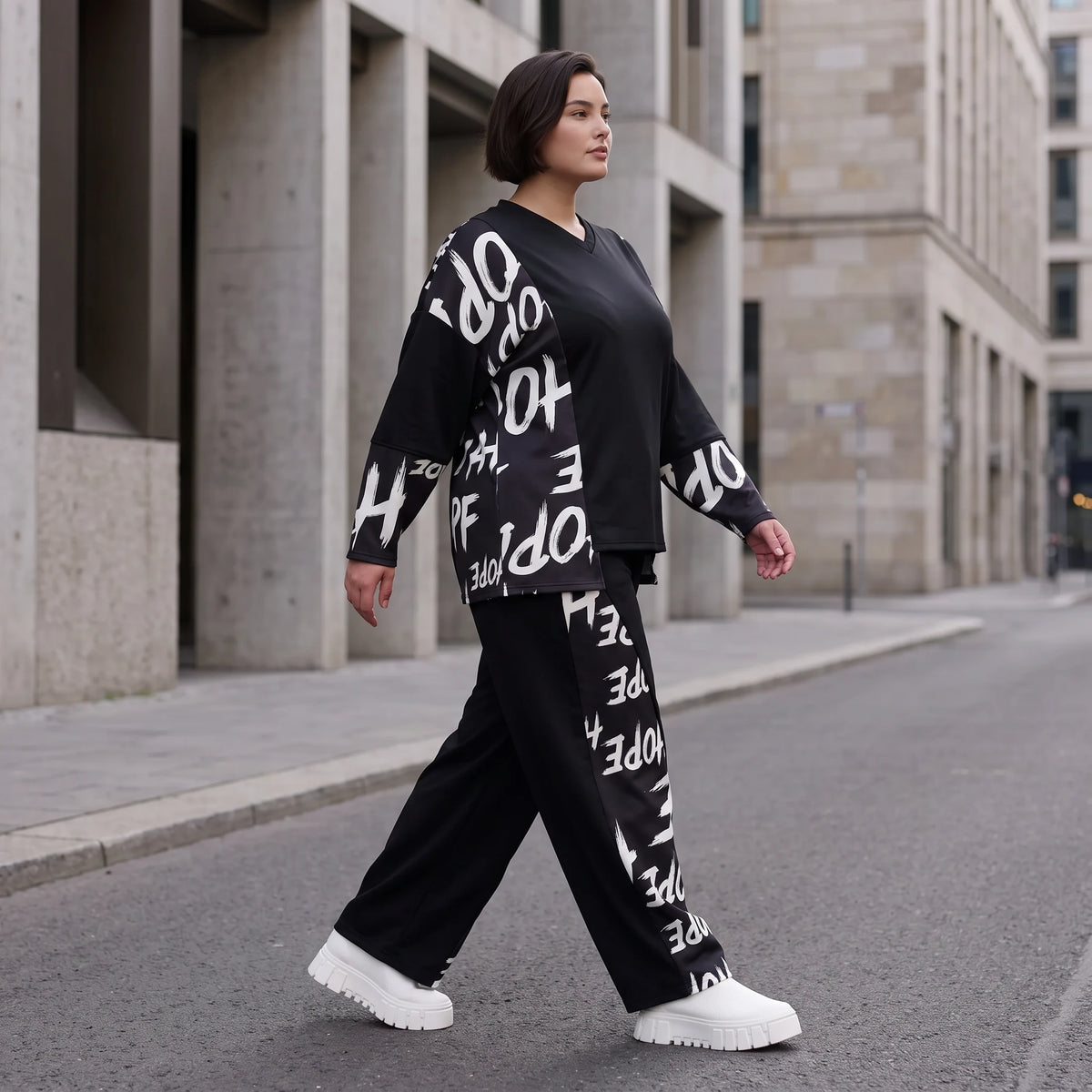 Ballonhose aus weichem Fleece mit Schnürbund und schmal zulaufendem Bein für den Winter