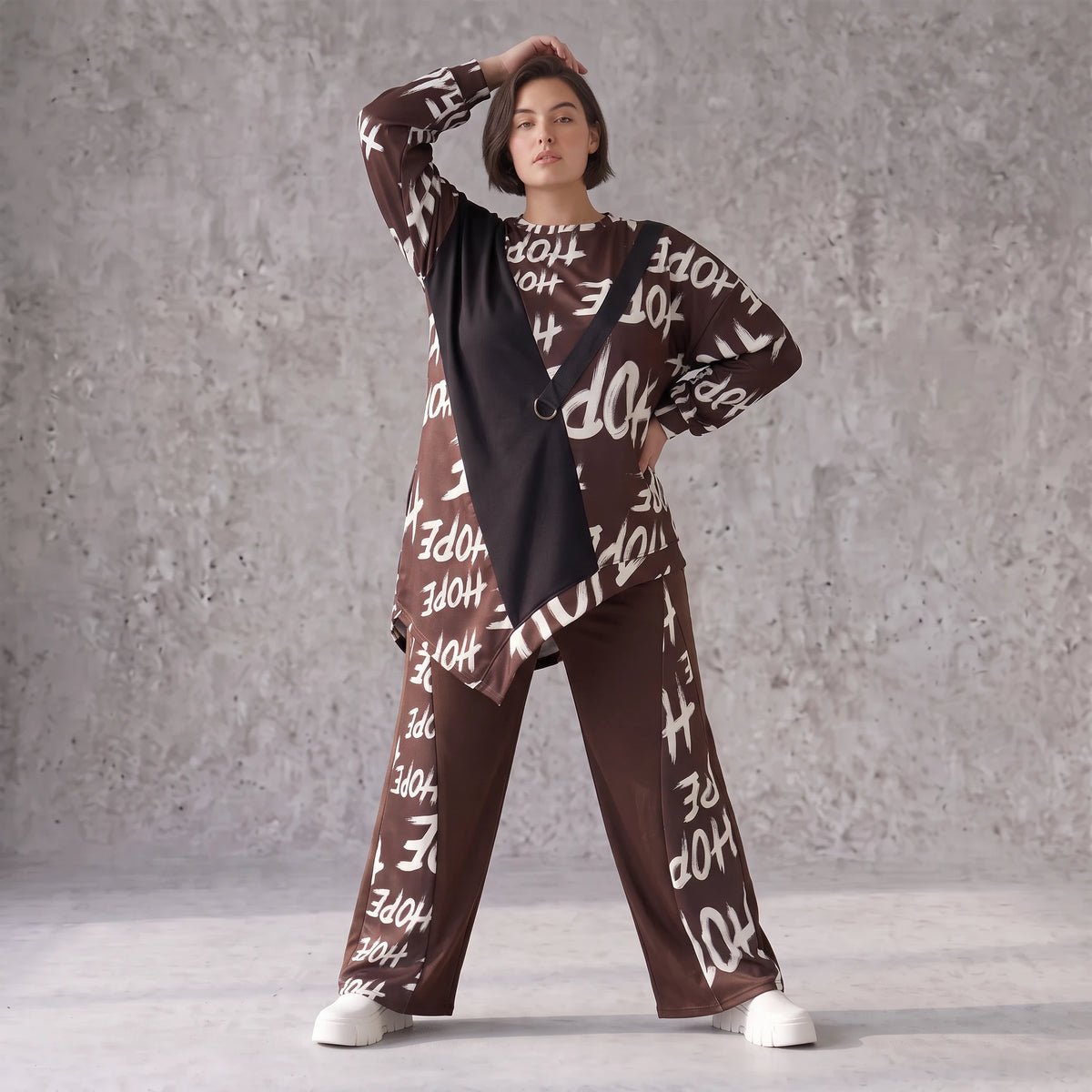 Braunes Fleeceshirt mit asymmetrischem Schnitt und Zipfelsaum weich und herrlich warm