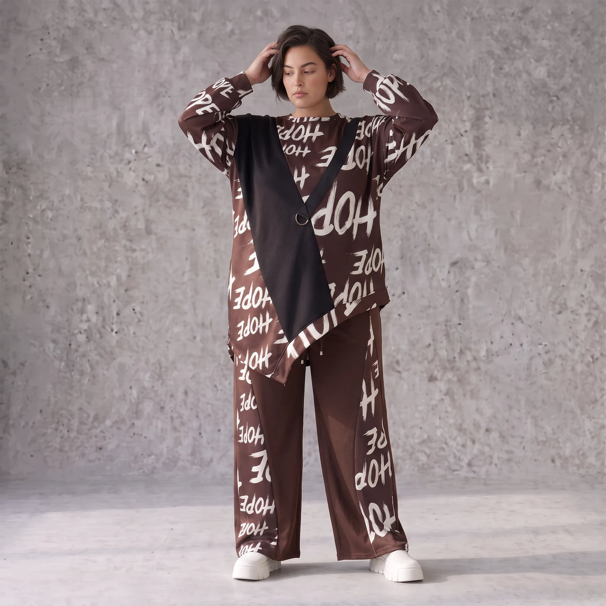 Braunes Fleeceshirt mit asymmetrischem Schnitt und Zipfelsaum weich und herrlich warm