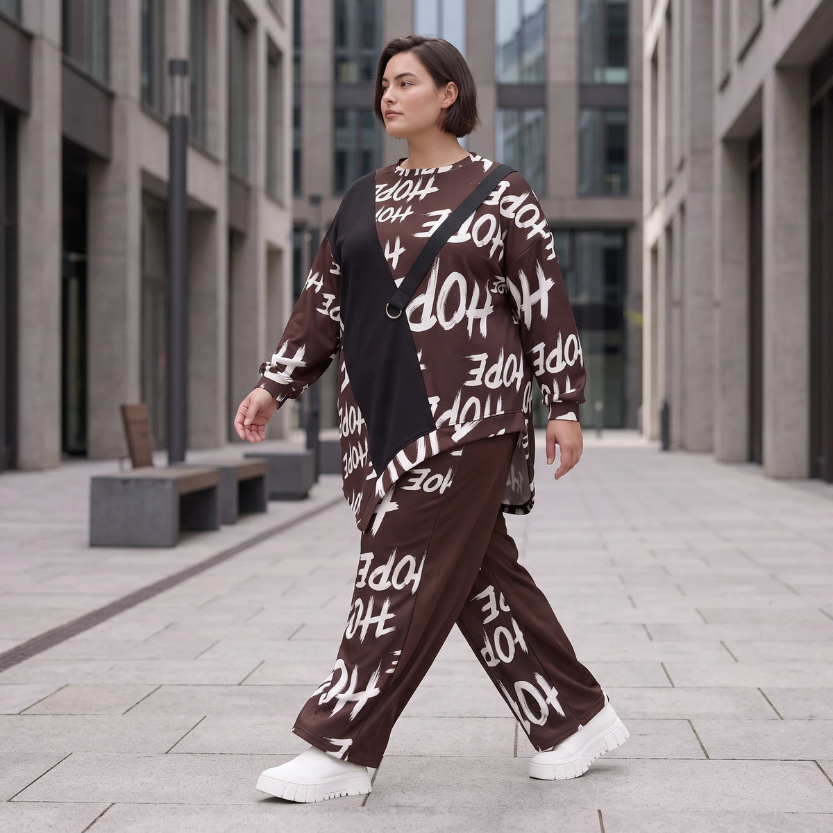 Braunes Fleeceshirt mit asymmetrischem Schnitt und Zipfelsaum weich und herrlich warm