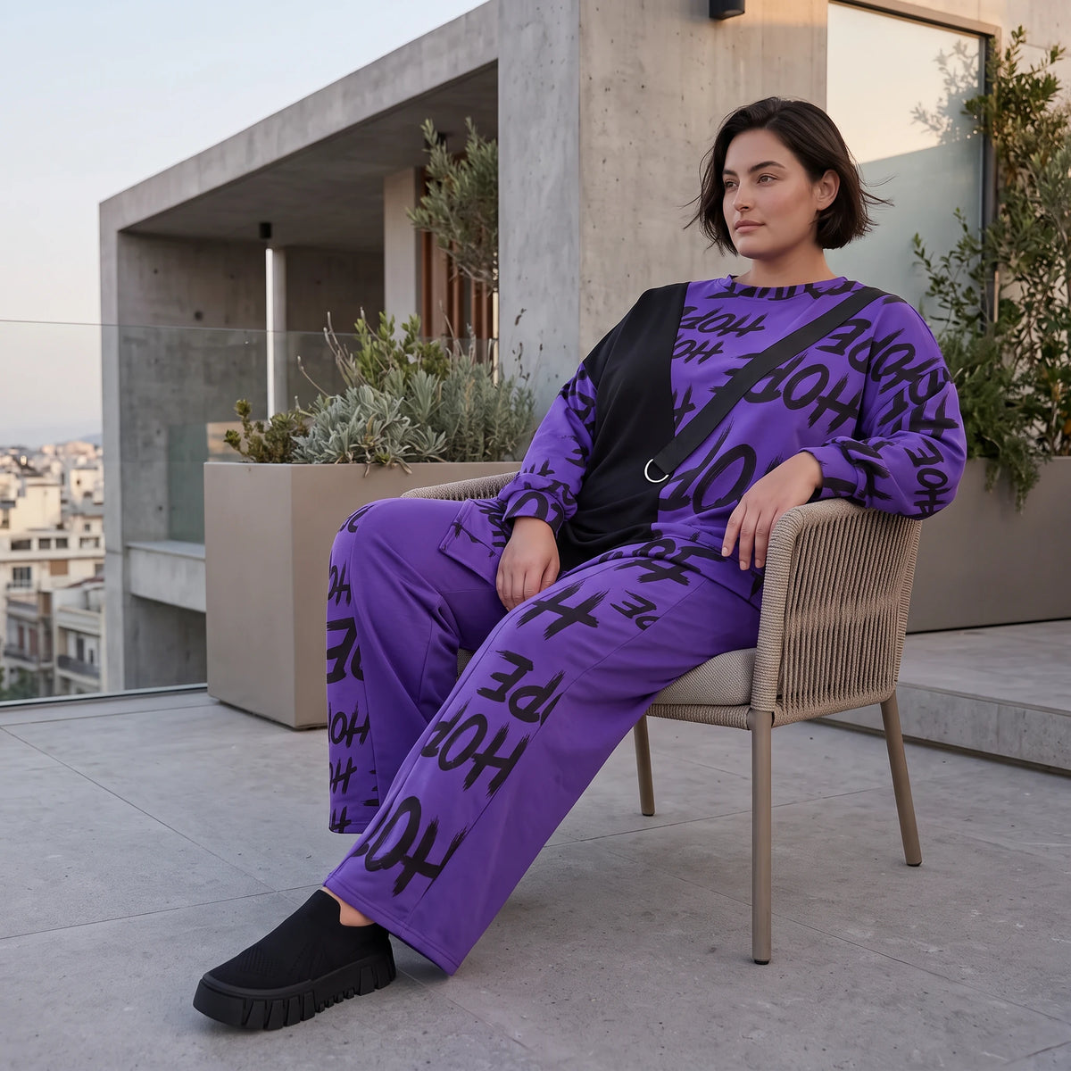 Lila Fleecelangarmshirt mit asymmetrischem Schnitt und Zipfelsaum samt Stretchkomfort