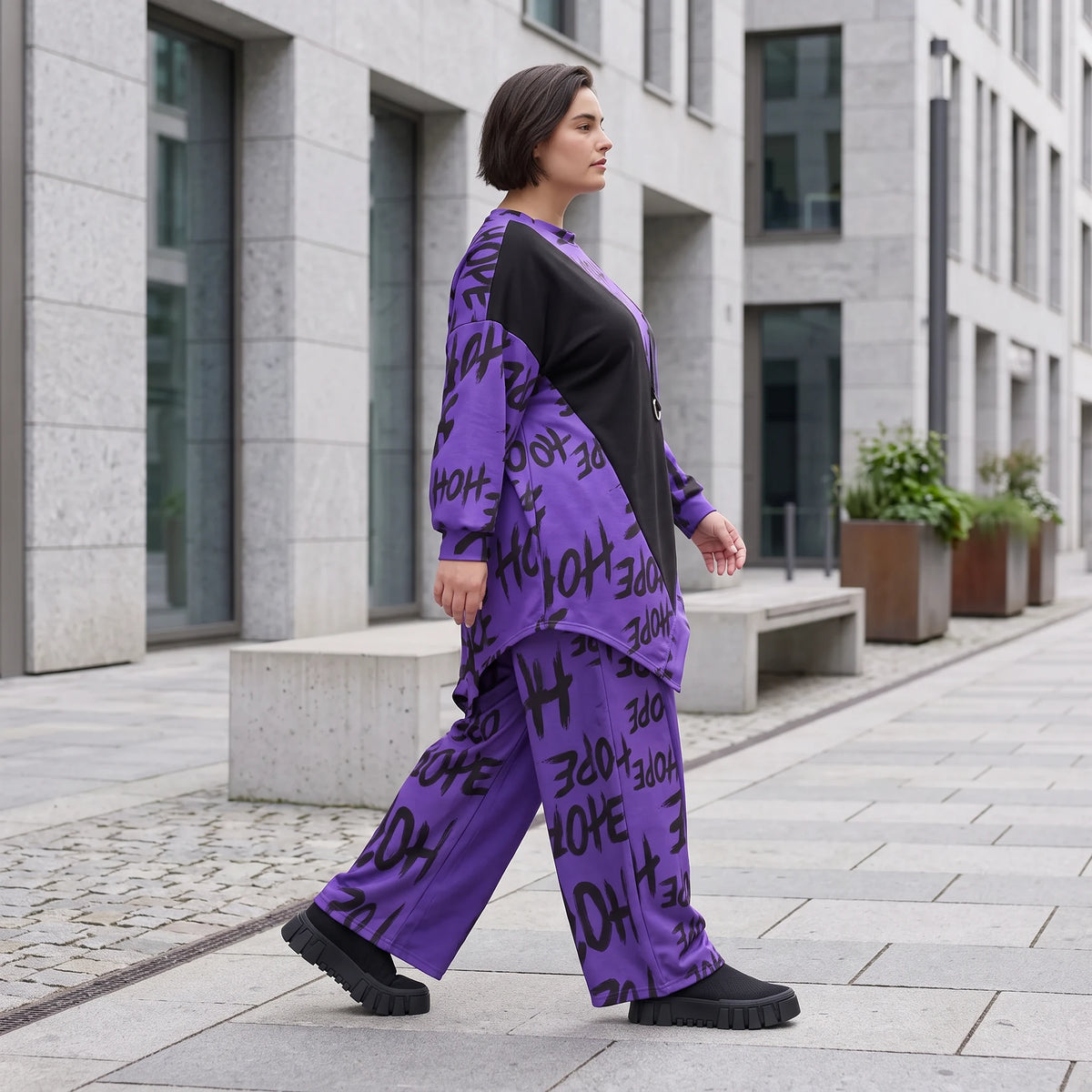 Lila Fleecelangarmshirt mit asymmetrischem Schnitt und Zipfelsaum samt Stretchkomfort