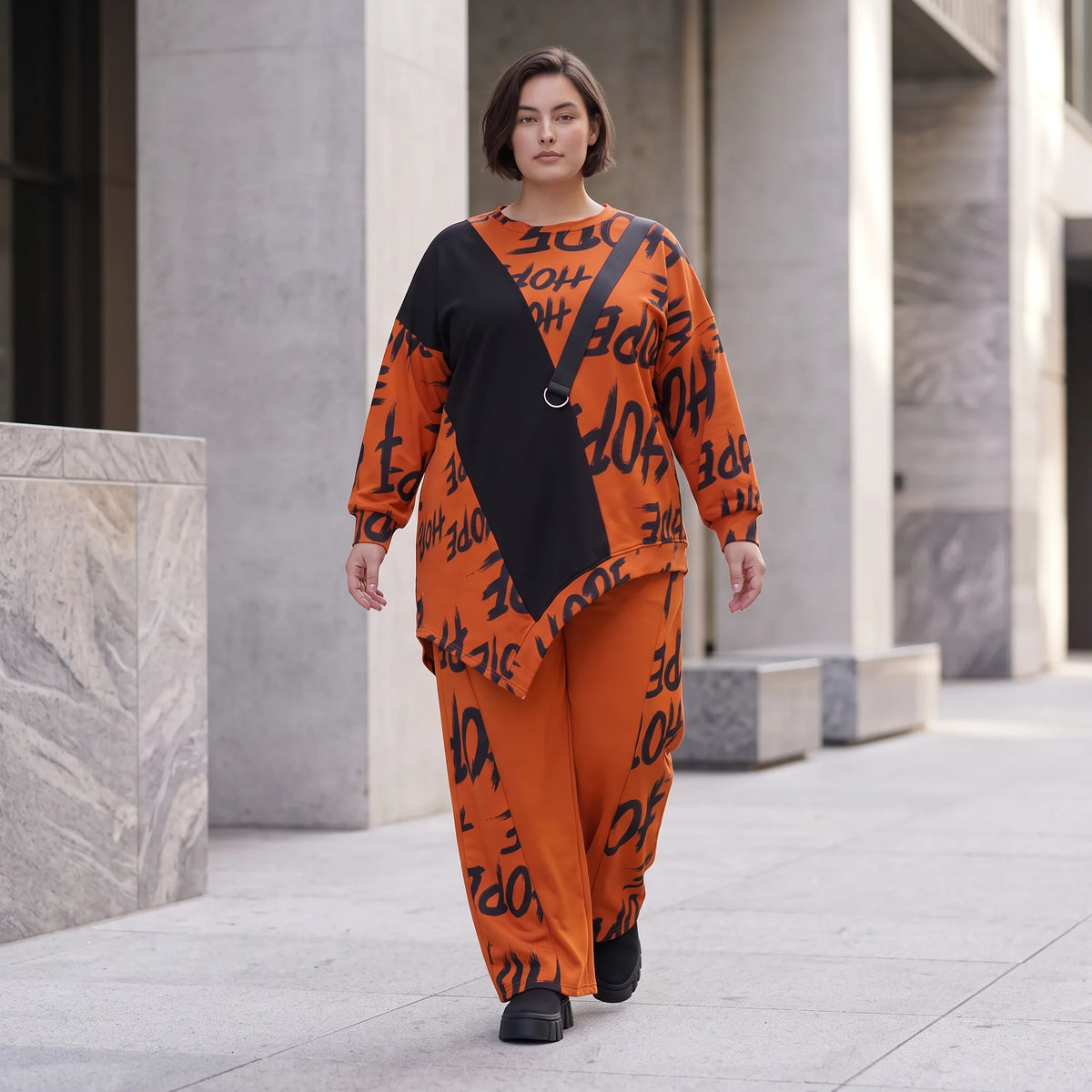 Fleeceshirt in Rost mit asymmetrischem Schnitt Zipfelsaum Stretch warm weich kuschelig