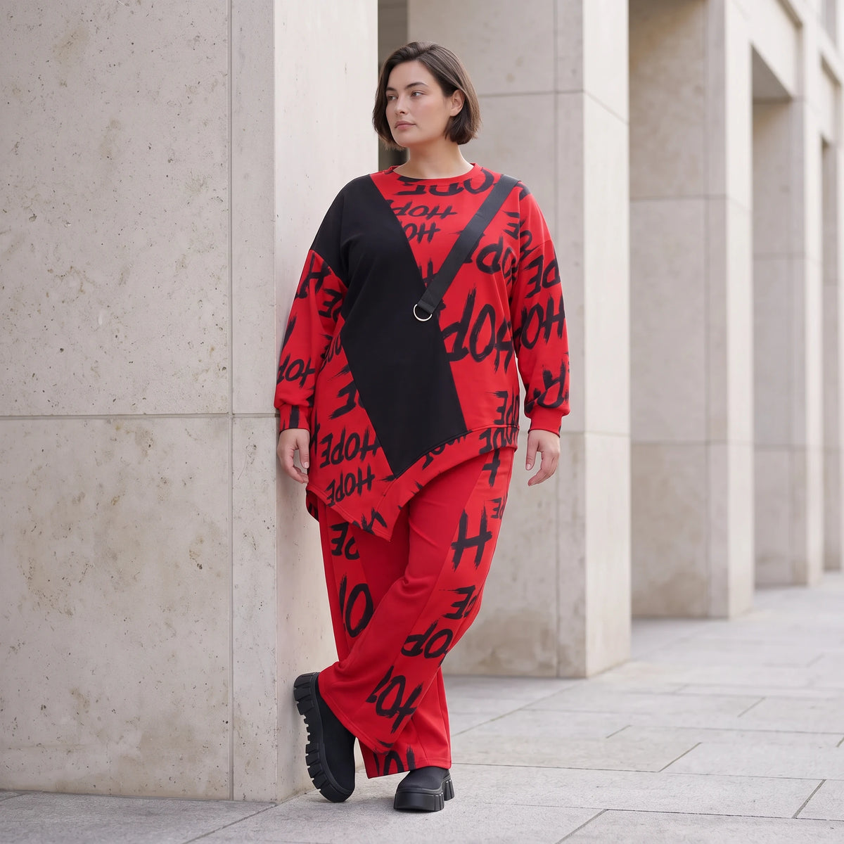 Asymmetrisches Langarmshirt aus weichem Fleece mit Stretch und auffälligem Zipfelsaum