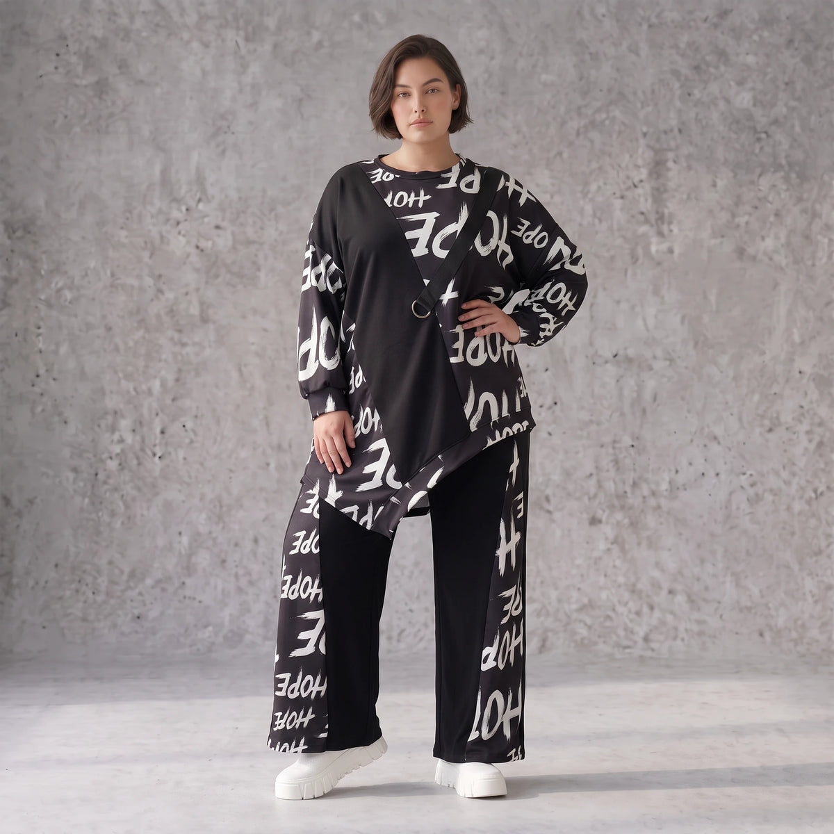 Kuscheliges Fleeceshirt mit asymmetrischem Schnitt und Zipfelsaum aus dehnbarem Stoff