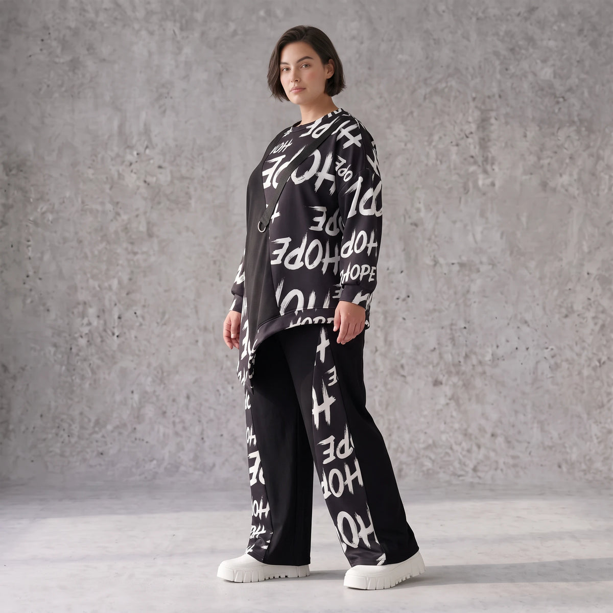 Kuscheliges Fleeceshirt mit asymmetrischem Schnitt und Zipfelsaum aus dehnbarem Stoff