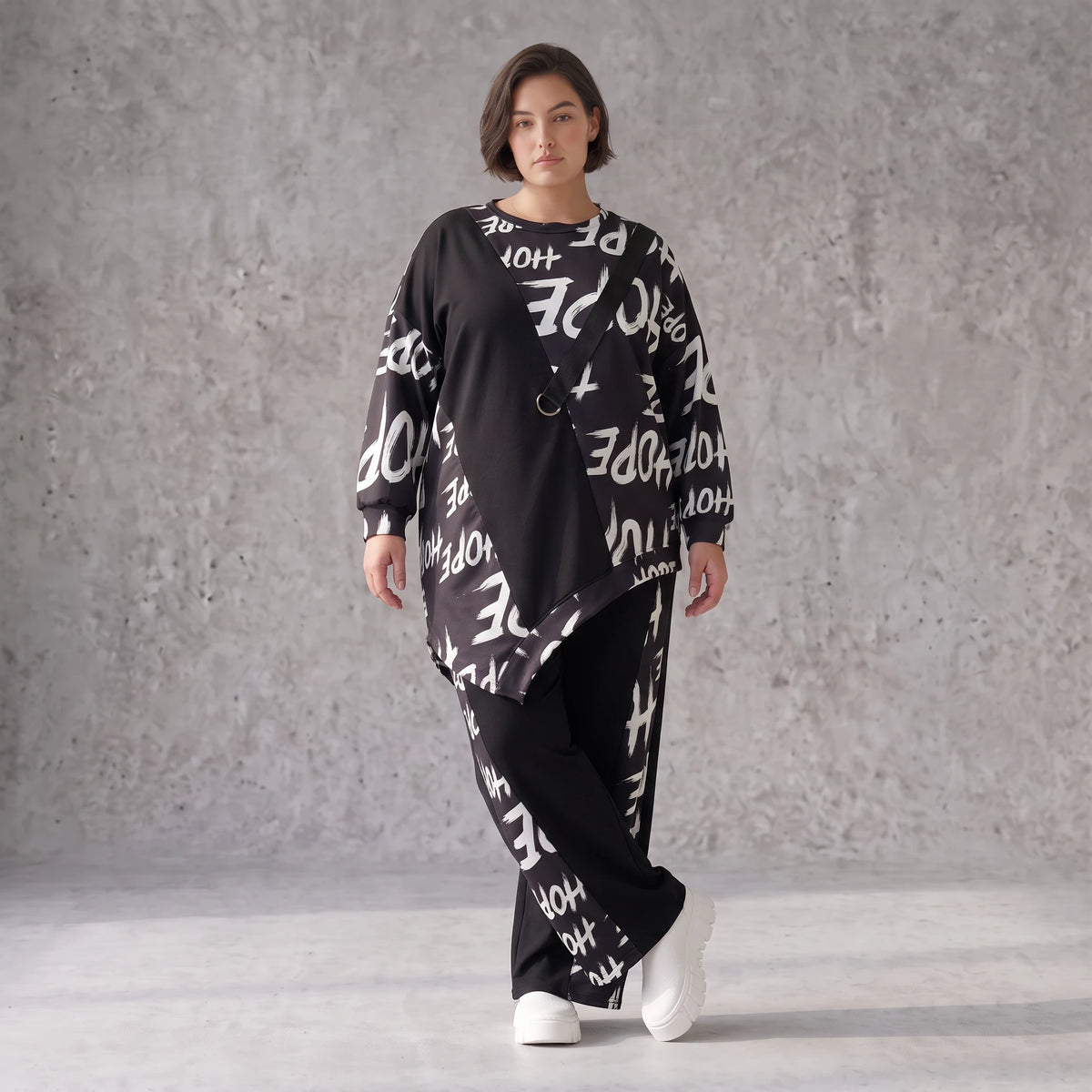 Kuscheliges Fleeceshirt mit asymmetrischem Schnitt und Zipfelsaum aus dehnbarem Stoff