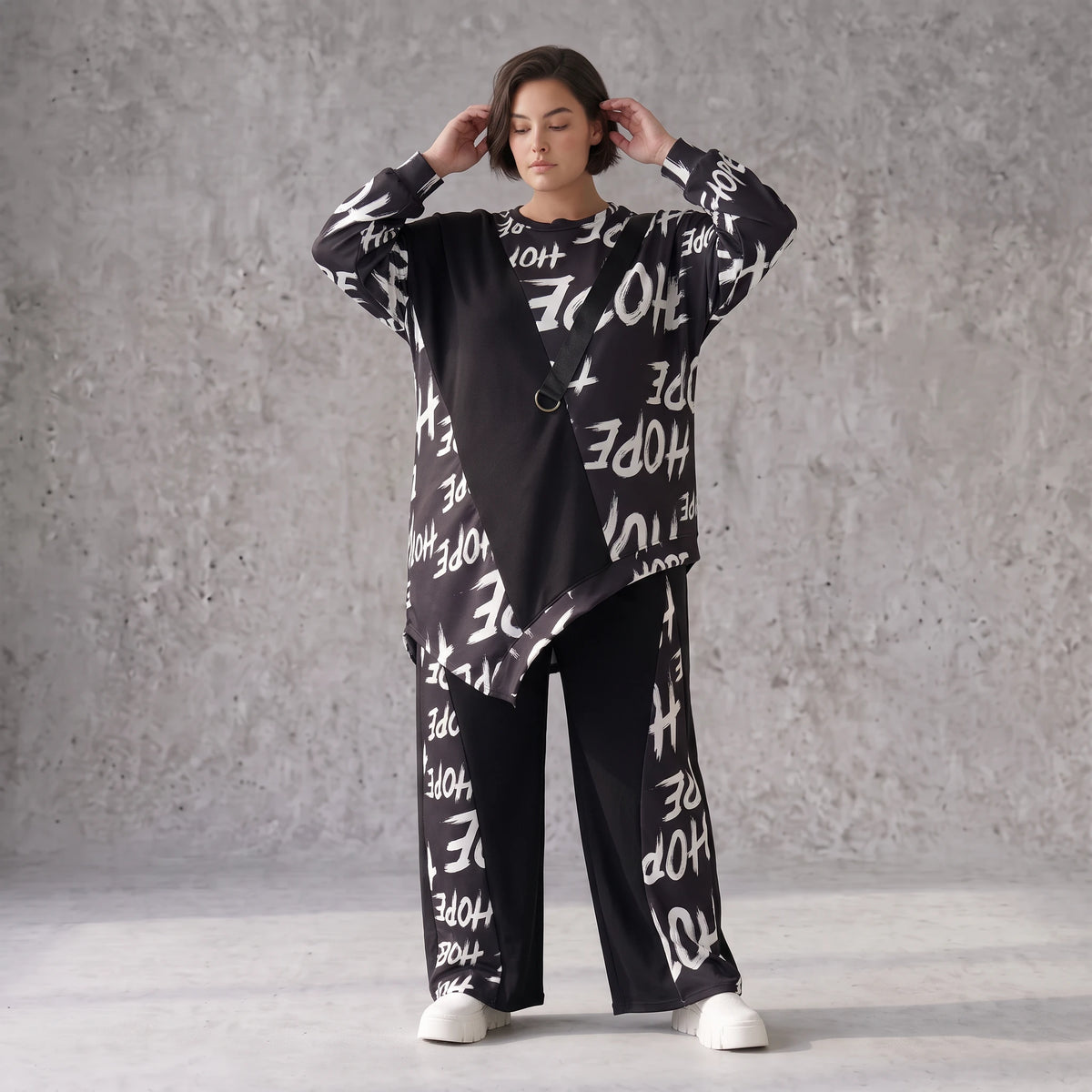 Kuscheliges Fleeceshirt mit asymmetrischem Schnitt und Zipfelsaum aus dehnbarem Stoff