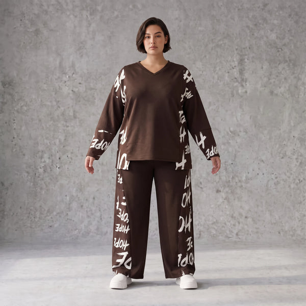 Braunes Fleeceshirt aus Stretchstoff mit V-Ausschnitt in geradem Schnitt weich und warm