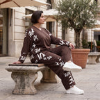 Braunes Fleeceshirt aus Stretchstoff mit V-Ausschnitt in geradem Schnitt weich und warm