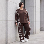 Braunes Fleeceshirt aus Stretchstoff mit V-Ausschnitt in geradem Schnitt weich und warm