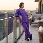 Lila Fleeceshirt mit V-Ausschnitt und Langarm weich warm im geraden Schnitt Stretchfit