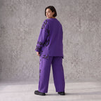 Lila Fleeceshirt mit V-Ausschnitt und Langarm weich warm im geraden Schnitt Stretchfit