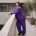 Lila Fleeceshirt mit V-Ausschnitt und Langarm weich warm im geraden Schnitt Stretchfit