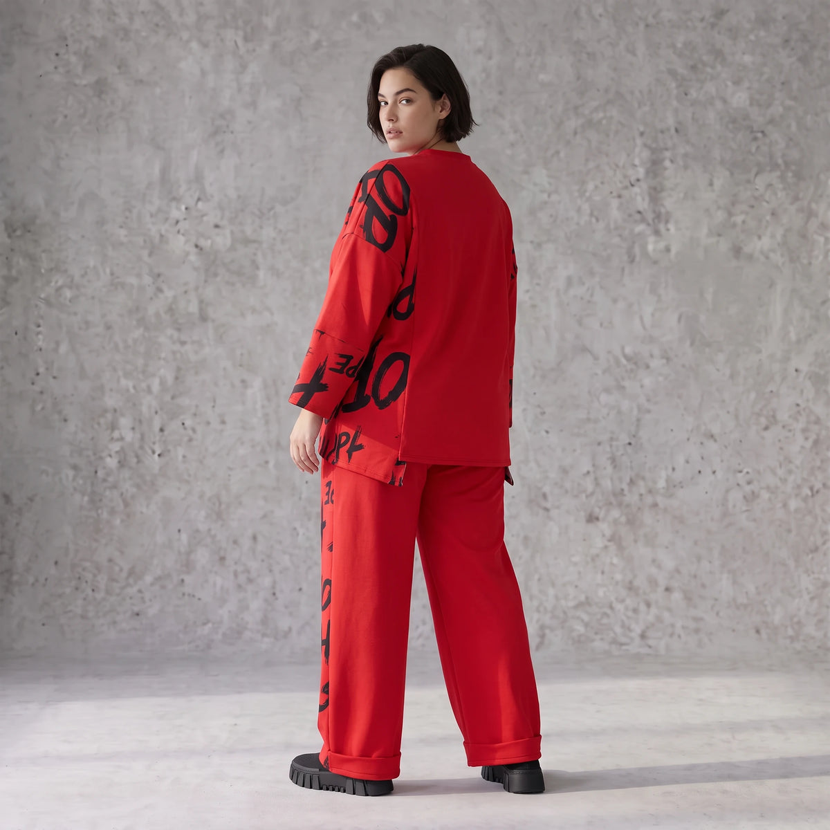 Rotes Fleeceshirt mit V-Ausschnitt aus weichem Stretchmaterial warm und alltagstauglich