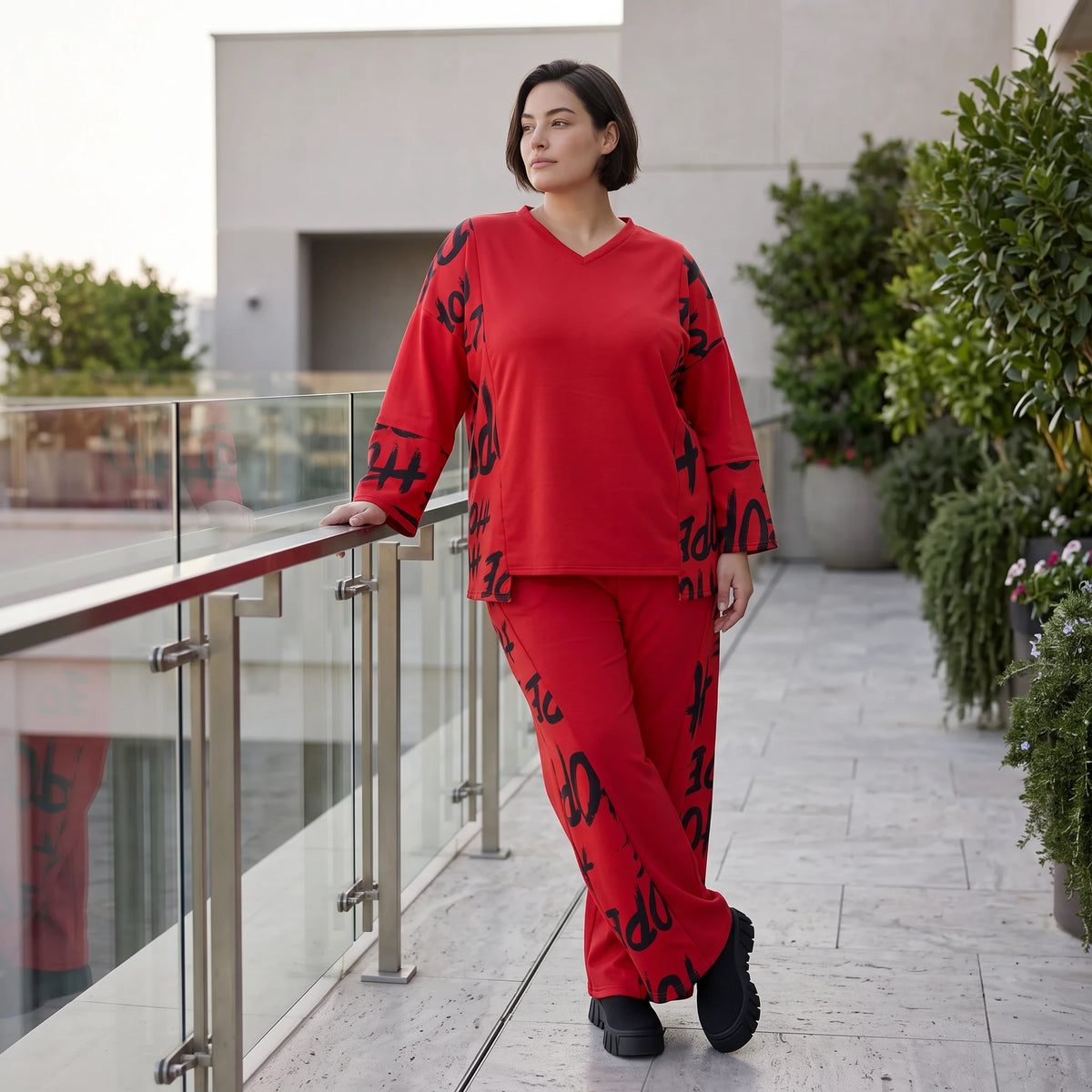 Rotes Fleeceshirt mit V-Ausschnitt aus weichem Stretchmaterial warm und alltagstauglich