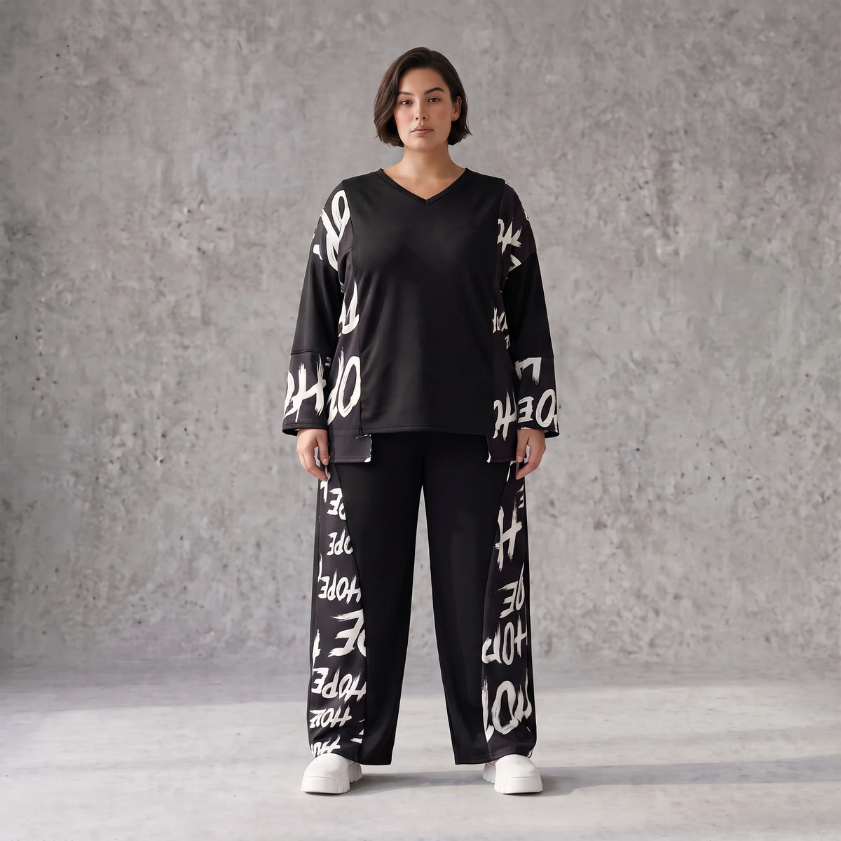Fleeceshirt mit V-Ausschnitt in einfarbigem Look aus warmem Stretch mit geradem Schnitt
