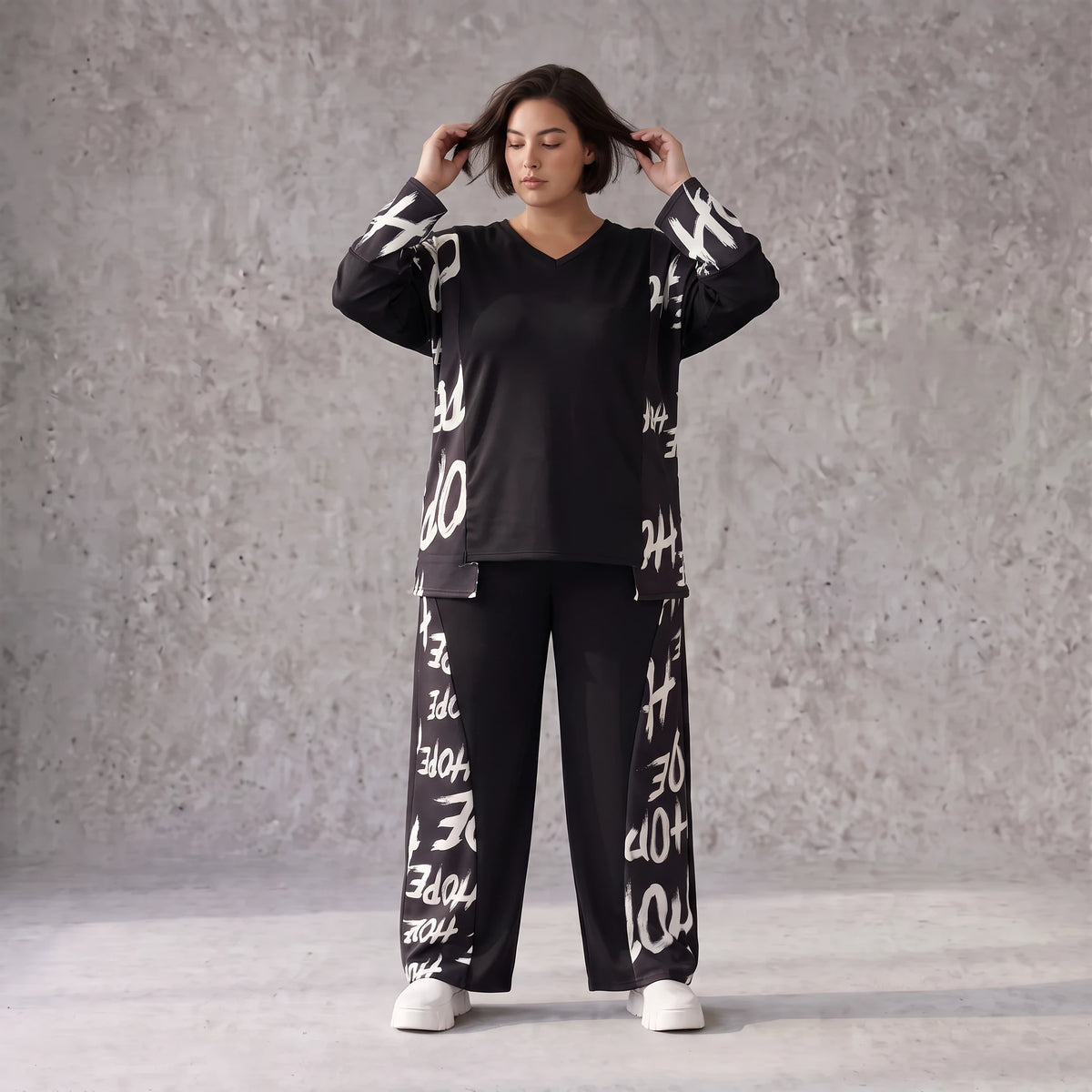 Fleeceshirt mit V-Ausschnitt in einfarbigem Look aus warmem Stretch mit geradem Schnitt