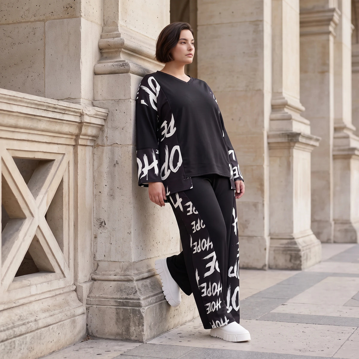 Fleeceshirt mit V-Ausschnitt in einfarbigem Look aus warmem Stretch mit geradem Schnitt
