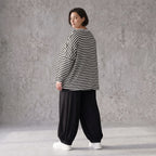 Langarmshirt aus Jersey mit Stretch in Schwarz/Weiss locker geschnitten mit V-Ausschnitt