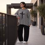 A-Linie Langarmshirt aus feinem Stretchjersey in Schwarz/Weiß mit seitlichen Schlitzen
