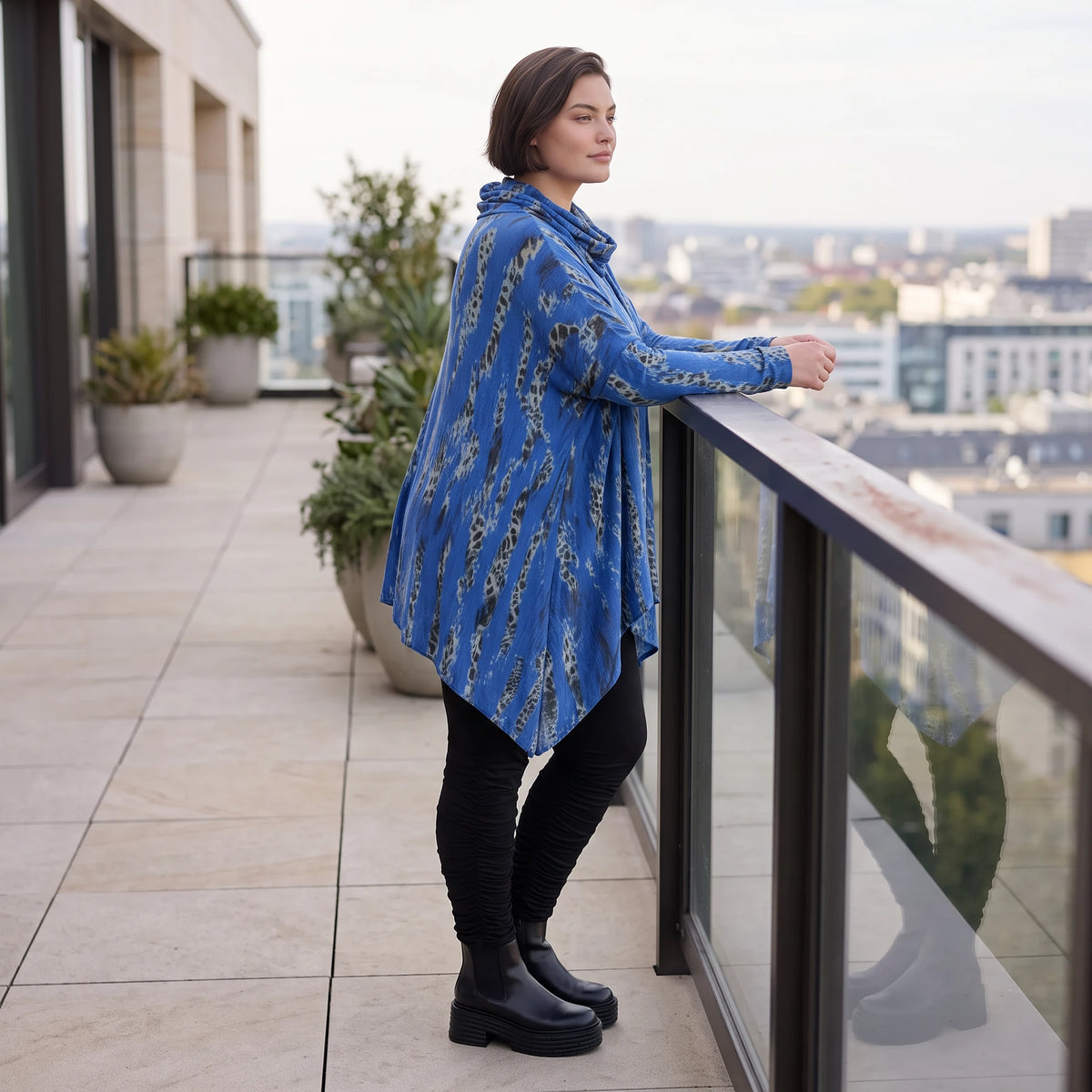 Wintershirt aus Baumwolle in A-Linie mit weichem Rollkragen Tunnelzug und Zipfelsaum