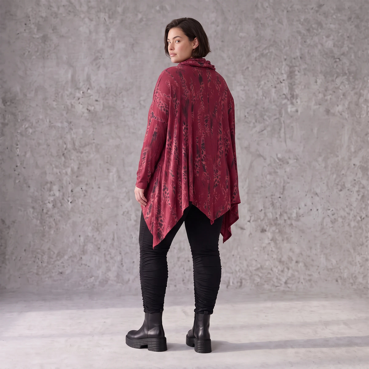 Rollkragenshirt in A-Linie aus Baumwolljersey in Bordeaux/Schwarz mit Tunnelzug Zipfelsaum