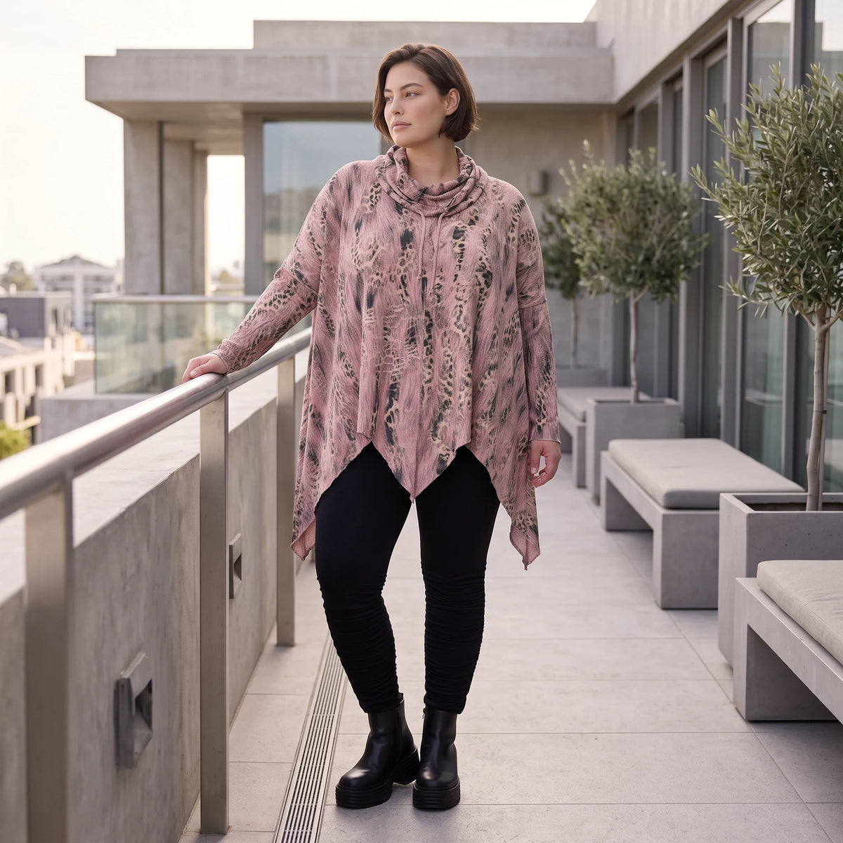 Wintershirt in Rosa/Beige mit Rollkragen Tunnelzug Zipfelsaum und Baumwolle A-Linie