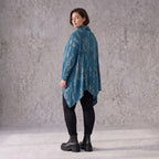 Wintershirt in Blau/Beige aus Baumwolljersey mit Rollkragen Tunnelzug und Zipfelsaum