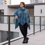 Wintershirt in Blau/Beige aus Baumwolljersey mit Rollkragen Tunnelzug und Zipfelsaum